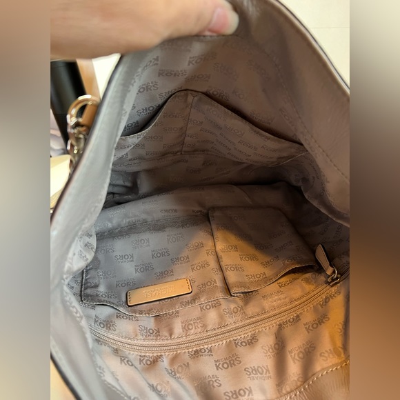 Michael Kors Gray Patent Leather Logo Tote w/COA - Picture 7 of 9